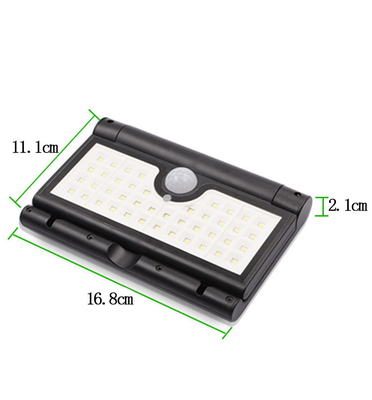 Lámpara solar plegable de calle de 150lm/w con tiempo de carga de 6-8 horas y clasificación IP65